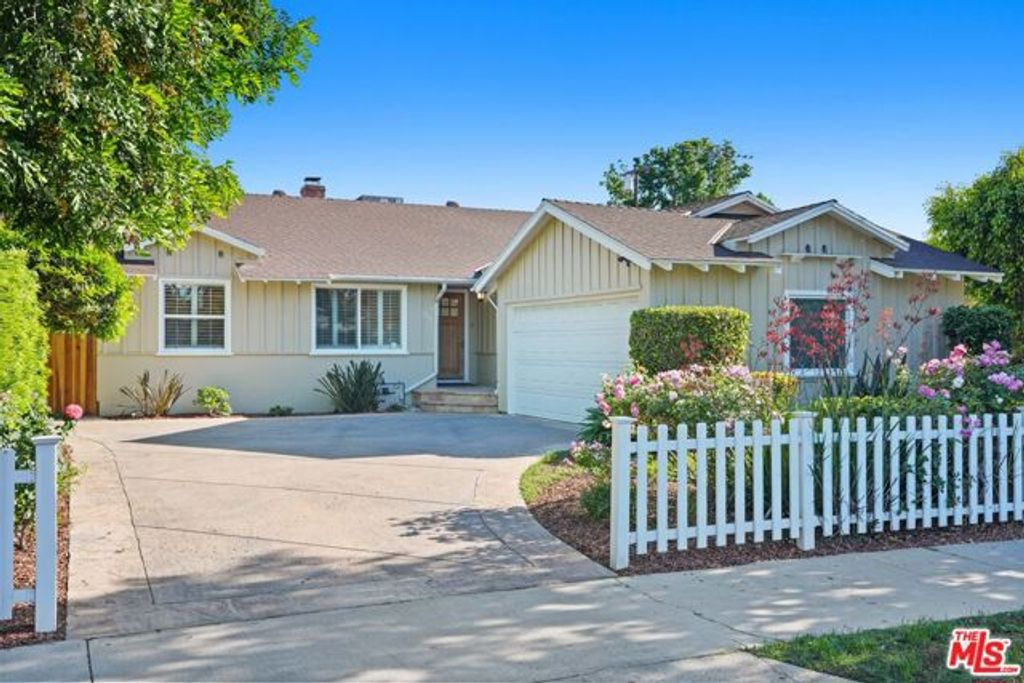 12540 Albers Street, Valley Village, CA 91607