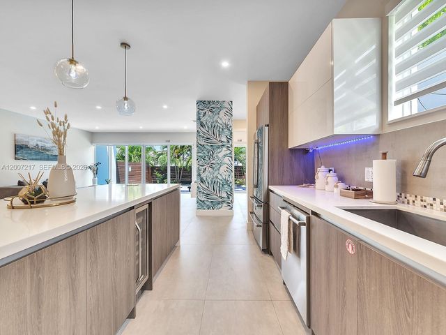 1808 Coral Ridge Dr, Fort Lauderdale, FL 33305