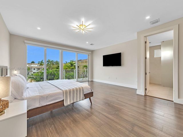 1808 Coral Ridge Dr, Fort Lauderdale, FL 33305