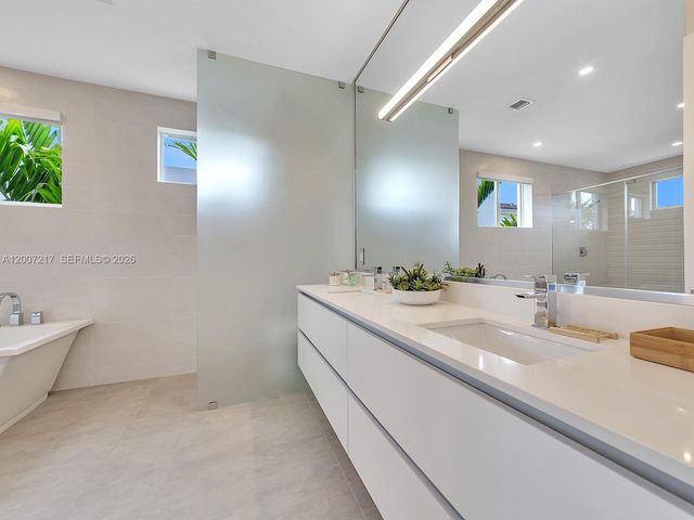 1808 Coral Ridge Dr, Fort Lauderdale, FL 33305