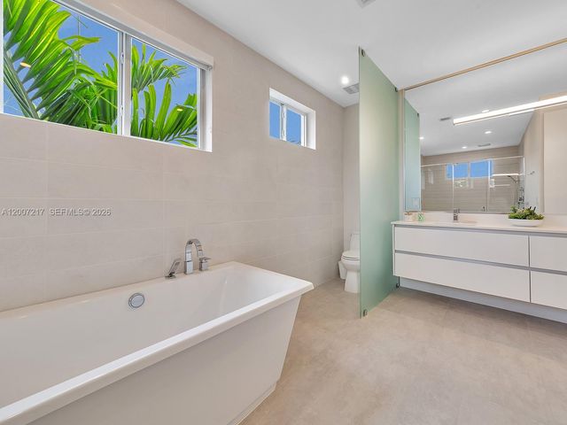1808 Coral Ridge Dr, Fort Lauderdale, FL 33305