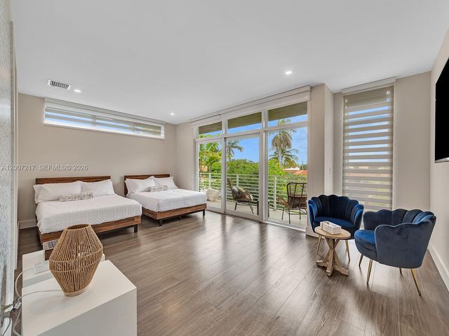 1808 Coral Ridge Dr, Fort Lauderdale, FL 33305