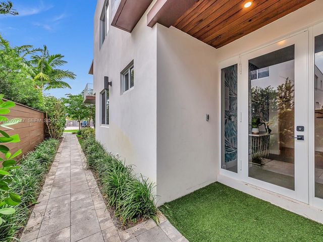 1808 Coral Ridge Dr, Fort Lauderdale, FL 33305