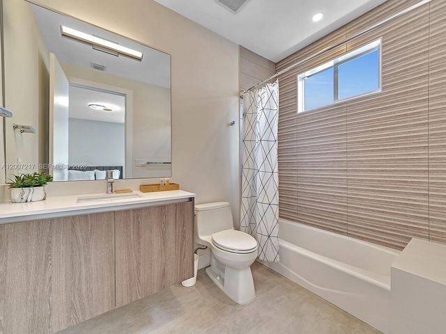 1808 Coral Ridge Dr, Fort Lauderdale, FL 33305