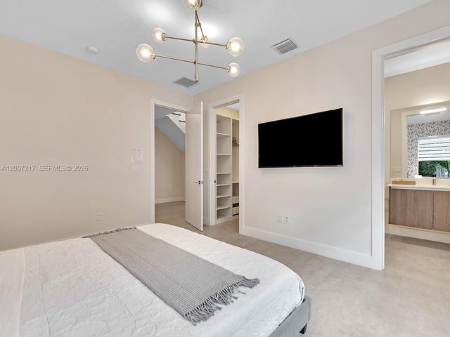 1808 Coral Ridge Dr, Fort Lauderdale, FL 33305