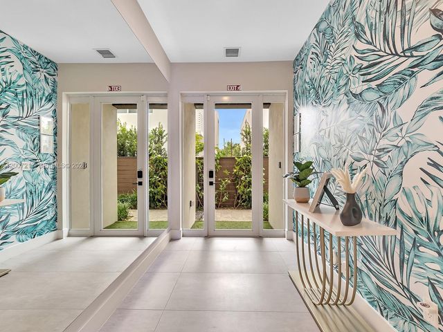 1808 Coral Ridge Dr, Fort Lauderdale, FL 33305