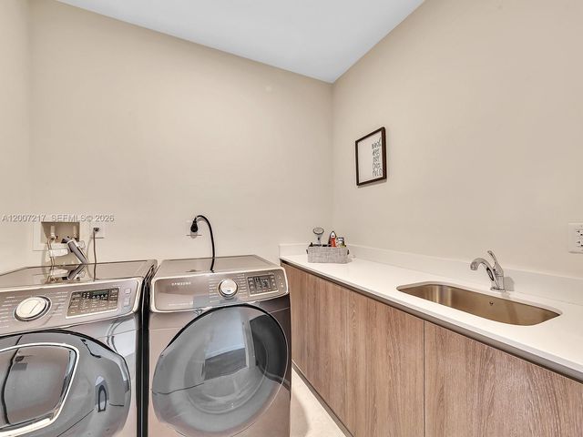 1808 Coral Ridge Dr, Fort Lauderdale, FL 33305
