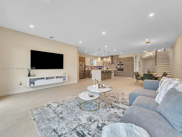 1808 Coral Ridge Dr, Fort Lauderdale, FL 33305