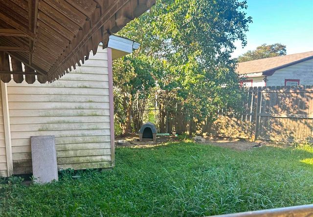 212 St Louis St, Raceland, LA 70394