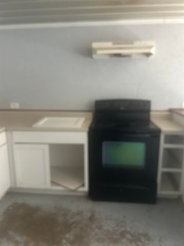 212 St Louis St, Raceland, LA 70394