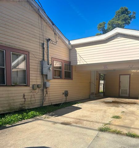 212 St Louis St, Raceland, LA 70394