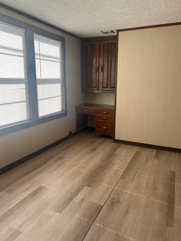 212 St Louis St, Raceland, LA 70394