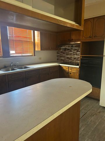 212 St Louis St, Raceland, LA 70394