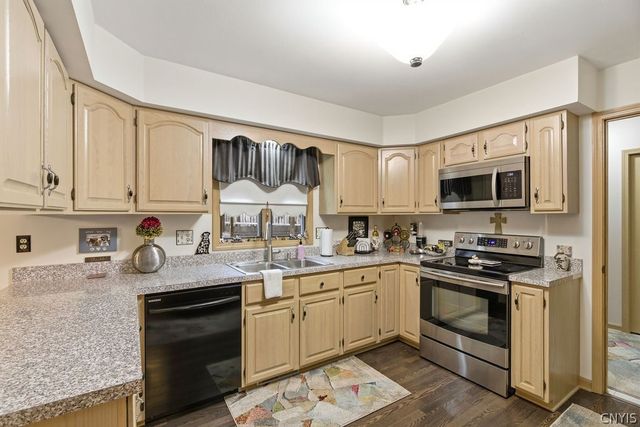 103 Cadenza Lane, Salina, NY 13088