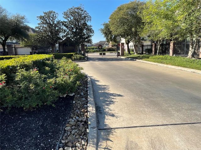 2847 Misty Heath Lane, Houston, TX 77082