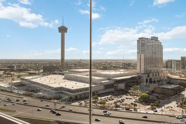 215 N Center St # 403, San Antonio, TX 78202