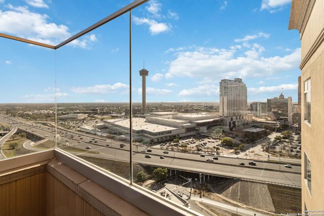 215 N Center St # 403, San Antonio, TX 78202