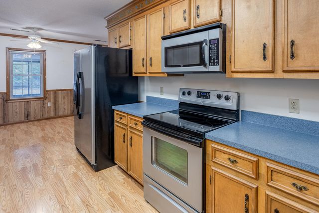 7085 Meeting House Road, Dalzell, SC 29040