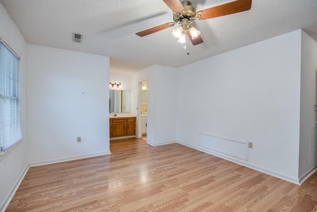 7085 Meeting House Road, Dalzell, SC 29040