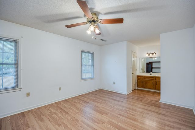 7085 Meeting House Road, Dalzell, SC 29040