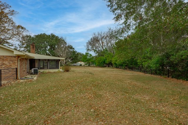 7085 Meeting House Road, Dalzell, SC 29040