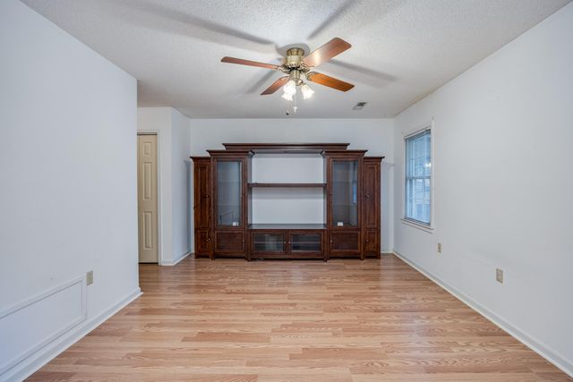 7085 Meeting House Road, Dalzell, SC 29040