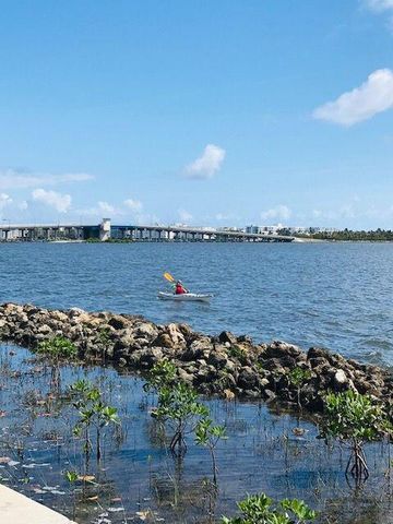 301 S Palmway 3, Lake Worth Beach, FL 33460