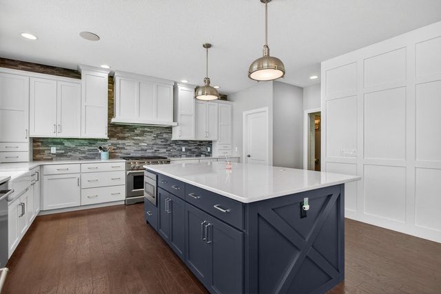 4728 Red Oak Court, Bettendorf, IA 52722