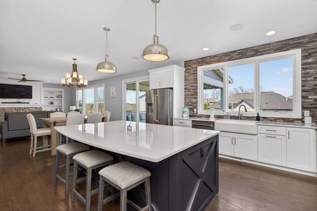 4728 Red Oak Court, Bettendorf, IA 52722