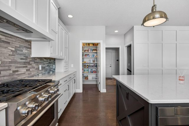 4728 Red Oak Court, Bettendorf, IA 52722