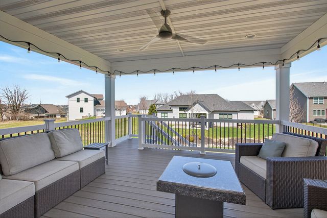 4728 Red Oak Court, Bettendorf, IA 52722