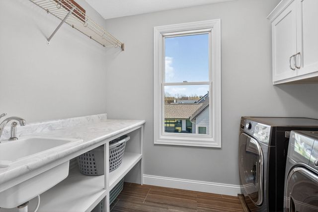 4728 Red Oak Court, Bettendorf, IA 52722