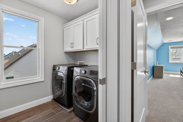 4728 Red Oak Court, Bettendorf, IA 52722