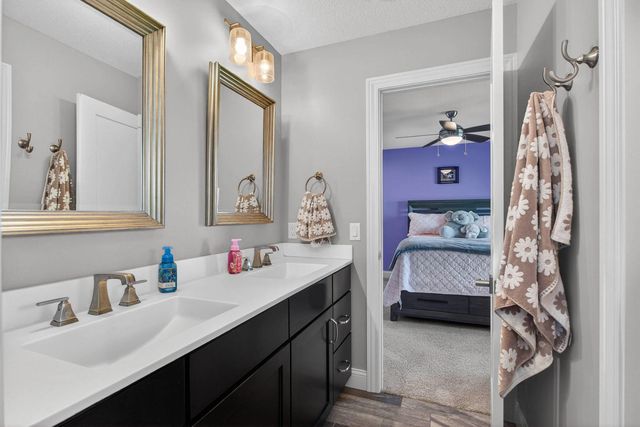 4728 Red Oak Court, Bettendorf, IA 52722