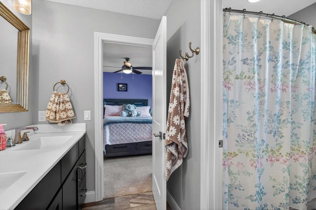 4728 Red Oak Court, Bettendorf, IA 52722