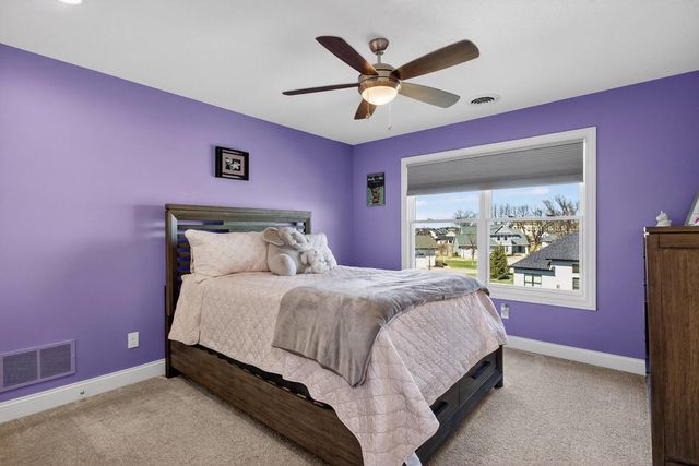 4728 Red Oak Court, Bettendorf, IA 52722