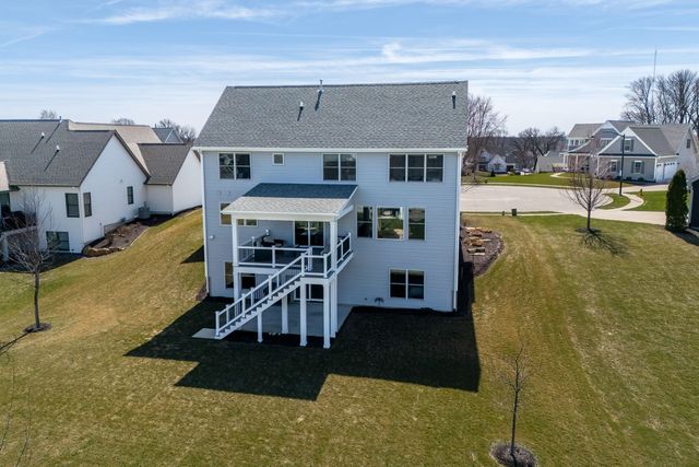 4728 Red Oak Court, Bettendorf, IA 52722