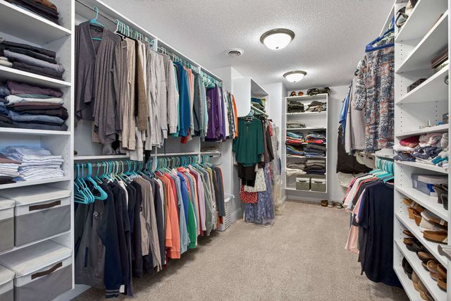 4728 Red Oak Court, Bettendorf, IA 52722