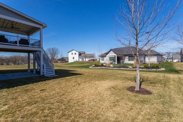 4728 Red Oak Court, Bettendorf, IA 52722