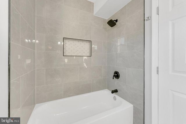 6-6 FLORENCE TOLLGATE, Florence, NJ 08518