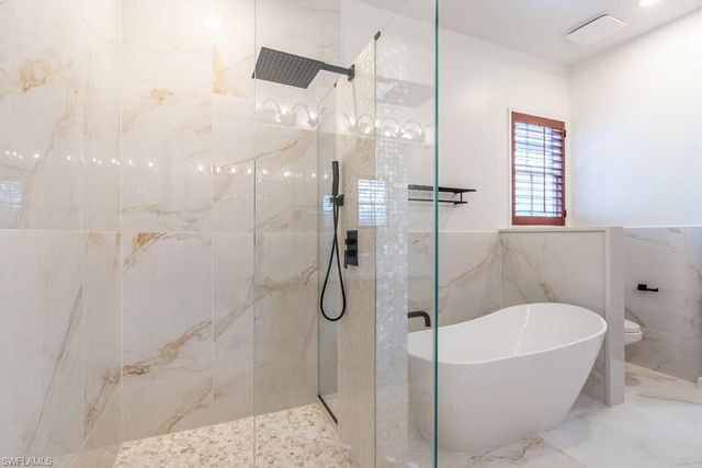 1160 8th ST S, Naples, FL 34102