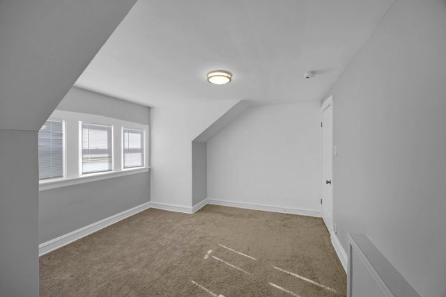 8250 S Rhodes Avenue, Chicago, IL 60619