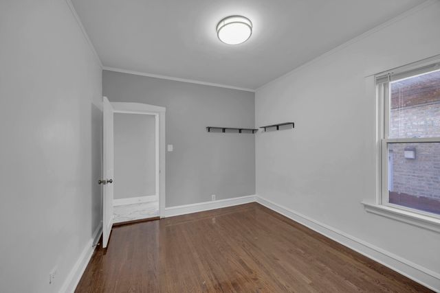 8250 S Rhodes Avenue, Chicago, IL 60619