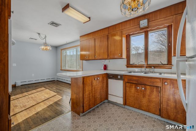 237 South Road, Bozrah, CT 06334