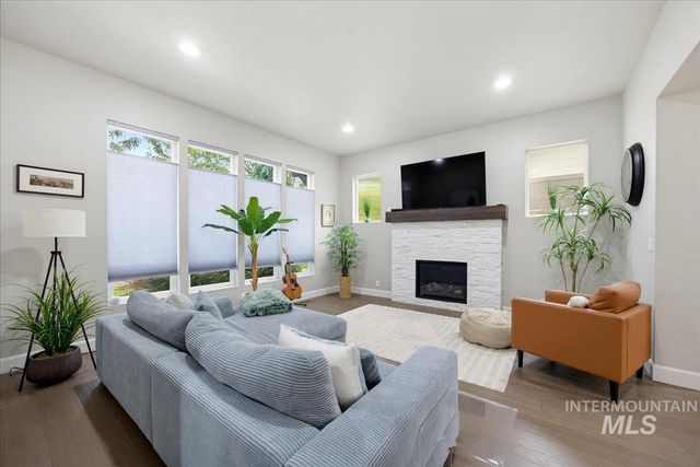 2740 S Honeycomb Way, Boise, ID 83716