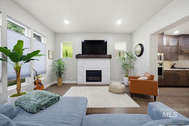 2740 S Honeycomb Way, Boise, ID 83716