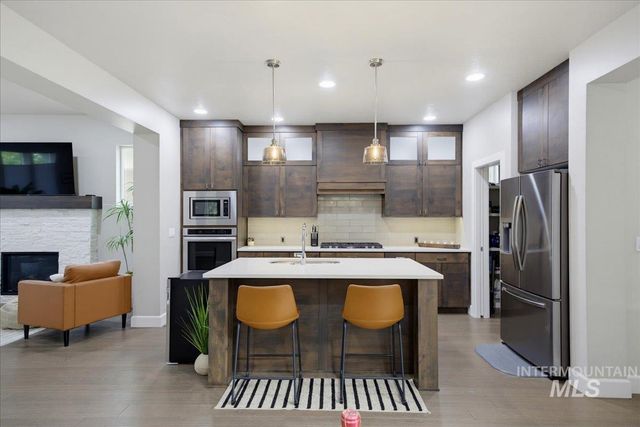 2740 S Honeycomb Way, Boise, ID 83716