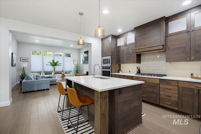 2740 S Honeycomb Way, Boise, ID 83716