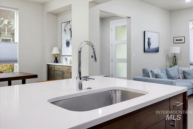 2740 S Honeycomb Way, Boise, ID 83716