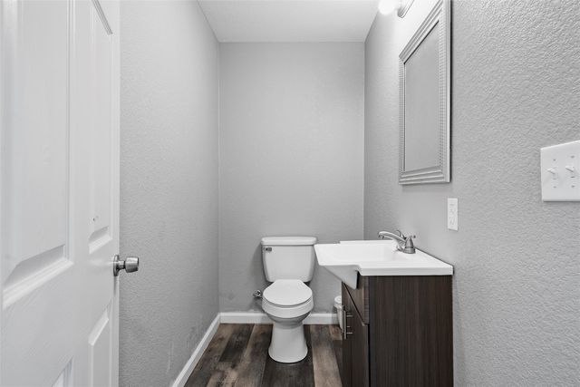 117 W Craven Avenue, Lacy Lakeview, TX 76705